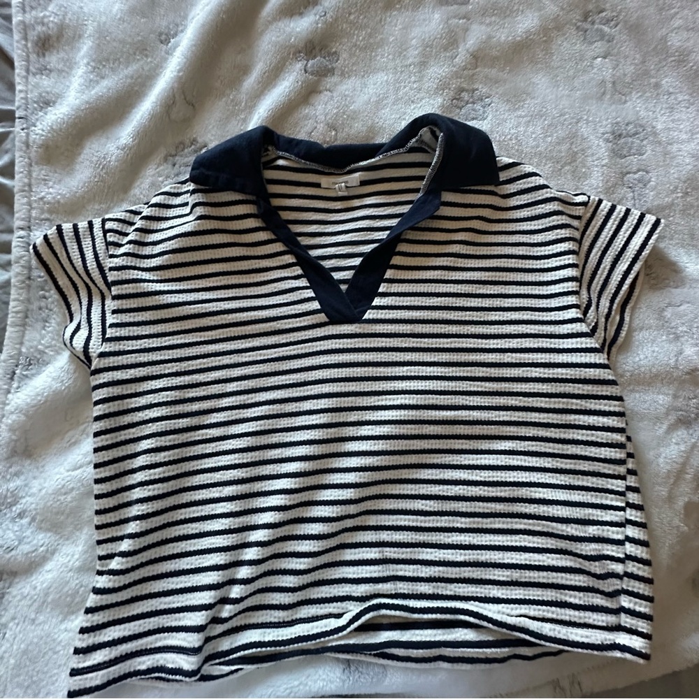 Navy and white striped top #stripes